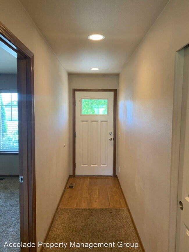Building Photo - 4 br, 2 bath House - 209 West Maci Court