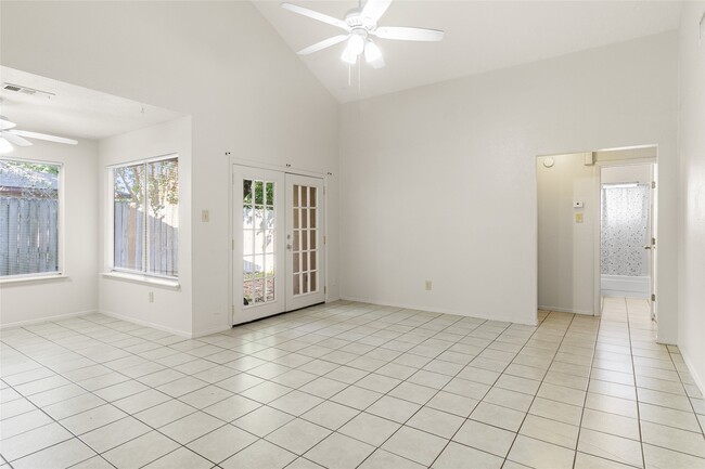 Building Photo - 9811 Mill Shadow Dr