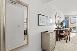 Building Photo - 4391 Collins Ave