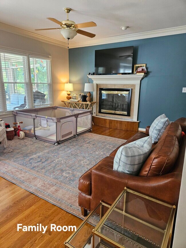 Foto del edificio - 4877 Keats Grove Ln