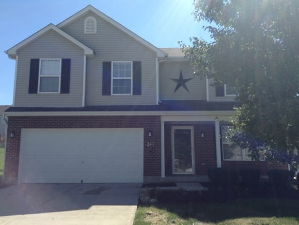 Building Photo - 241 Lakeview Dr