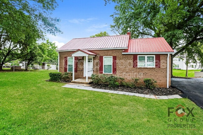 Building Photo - 235 Linwood Rd