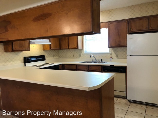 Building Photo - 2 br, 1.5 bath House - 190 Stearns Street