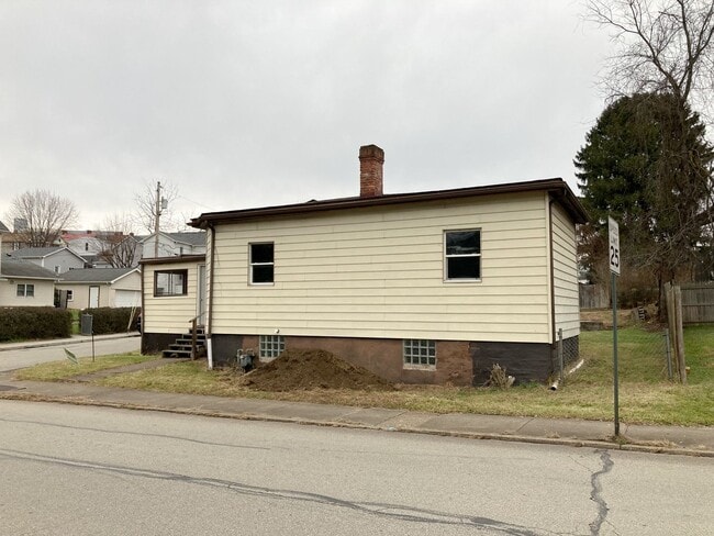 Building Photo - 233 S Hamilton Ave