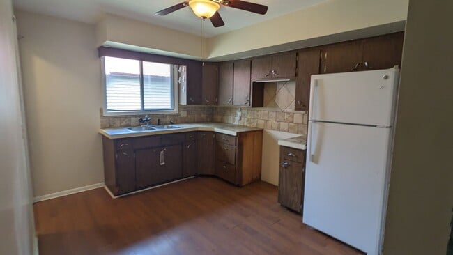 Building Photo - 1264 Flower Ave