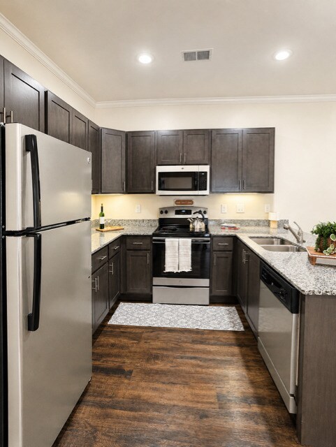 Troutman 2x2 - Modern Kitchen - Palisades at Alcove