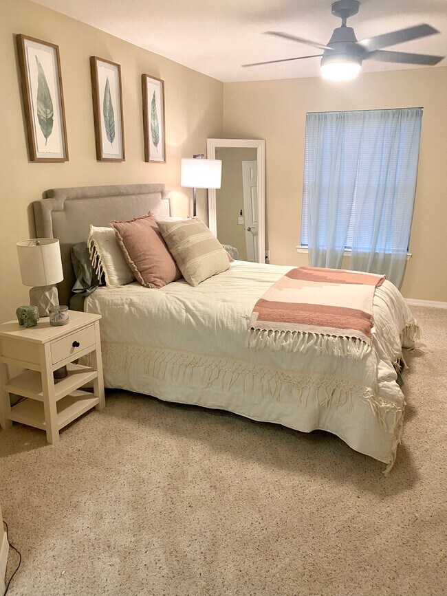 bedroom - 3220 Bermuda Isle Cir