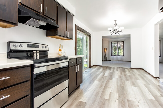 Building Photo - 3500 Northridge Ct