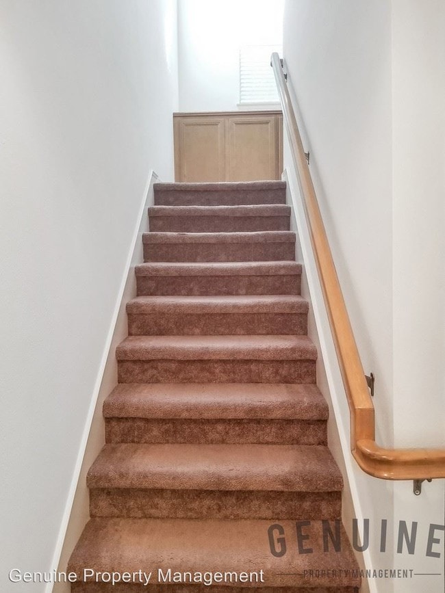 Building Photo - 3 br, 2.5 bath House - 4 Bluefin Court