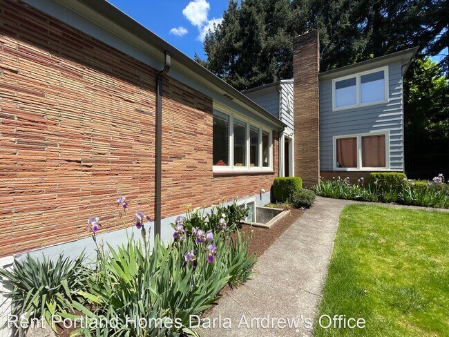 Building Photo - 2 br, 1 bath House - SE 2 Bedroom 1 Bathro...