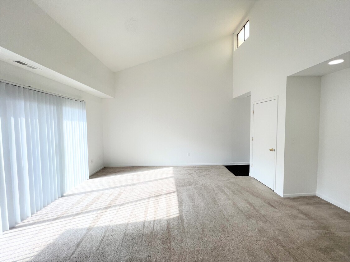 Kimberly Club Apartments Apartments in Sterling Heights, MI