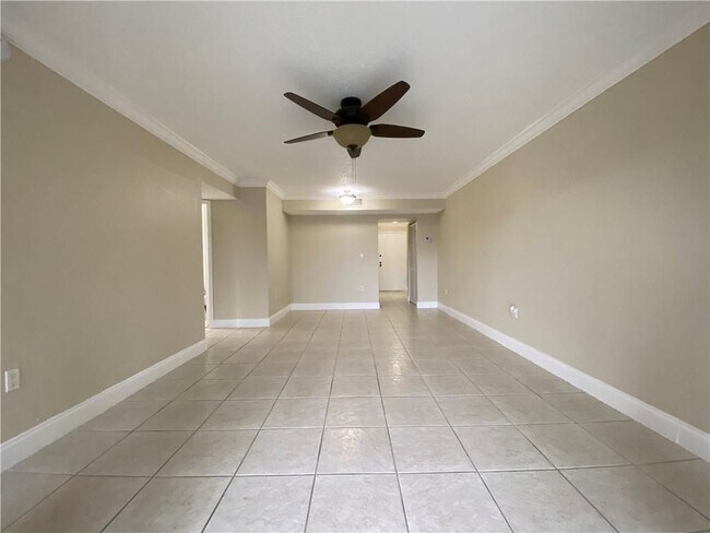 Building Photo - 4235 N University Dr