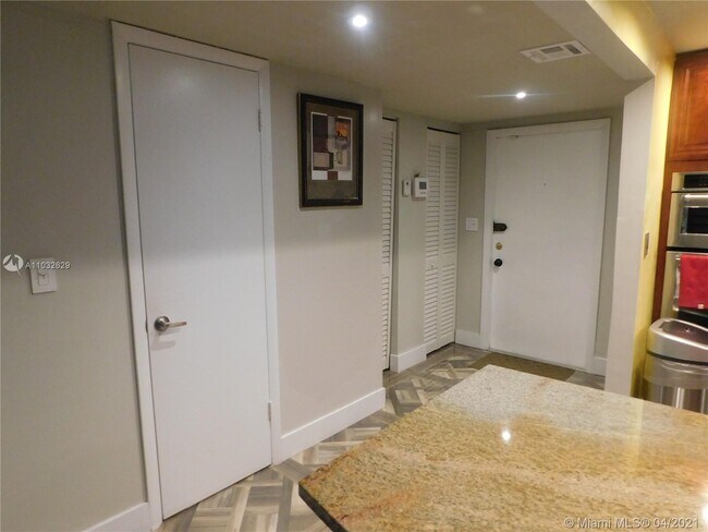 Foto del edificio - 20601 NW 15th Ave