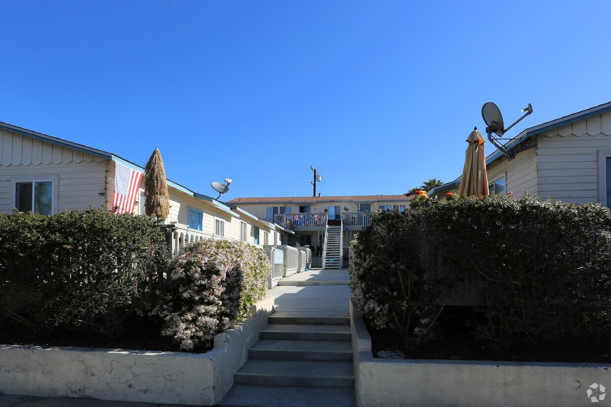 Exterior Photo - 920 S Pacific St