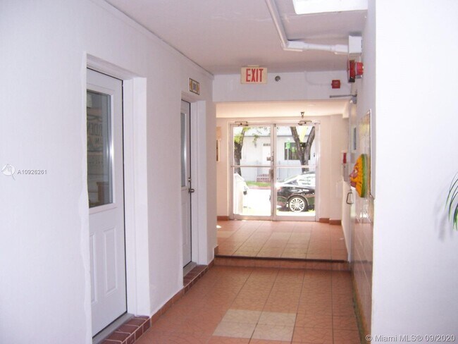 Building Photo - 525 Meridian Ave