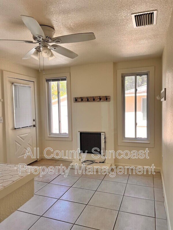 Foto del edificio - 424 Wildwood Way