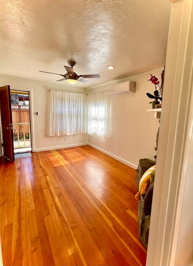 Living Room - 1020 Division St