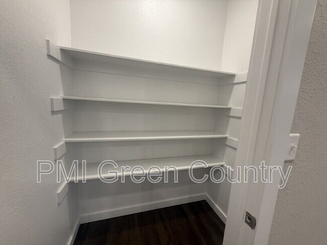 Foto del edificio - 13527 S Mingo Rd