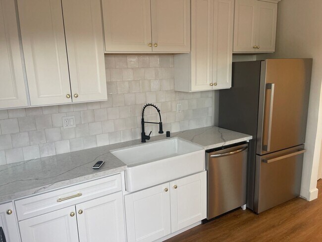 Building Photo - 1 br, 1 bath House - 1010 Oaklawn Avenue #1