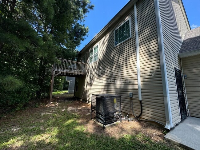 Building Photo - 525 Dot Dr