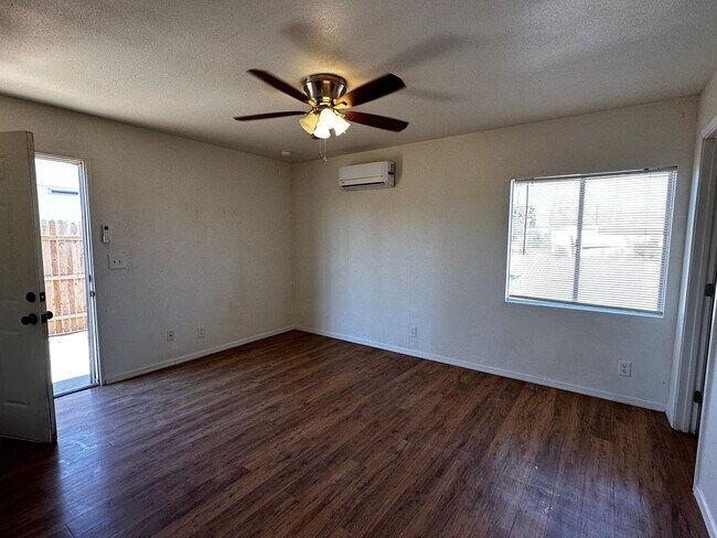 Foto del edificio - ALL UTILITIES INCLUDED ALL APPLIANCES INCL...