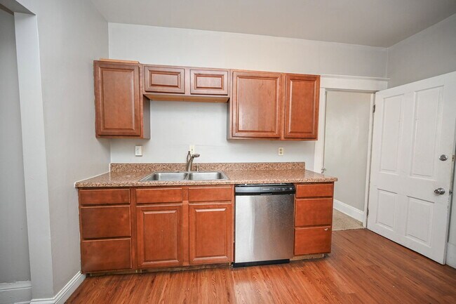 Foto del edificio - 2344 W Clifton Ave
