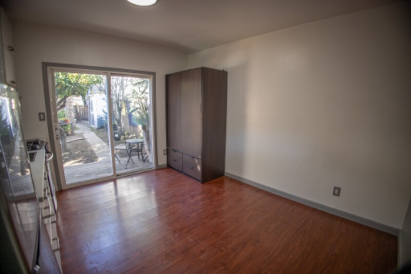 Foto principal - 839 57th St