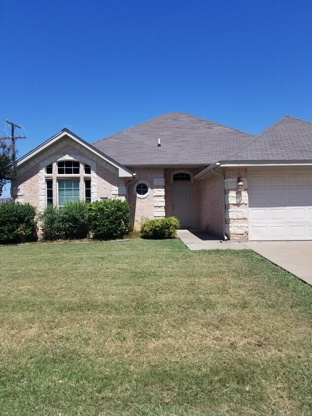 Primary Photo - 1020 Rolling Meadows Dr