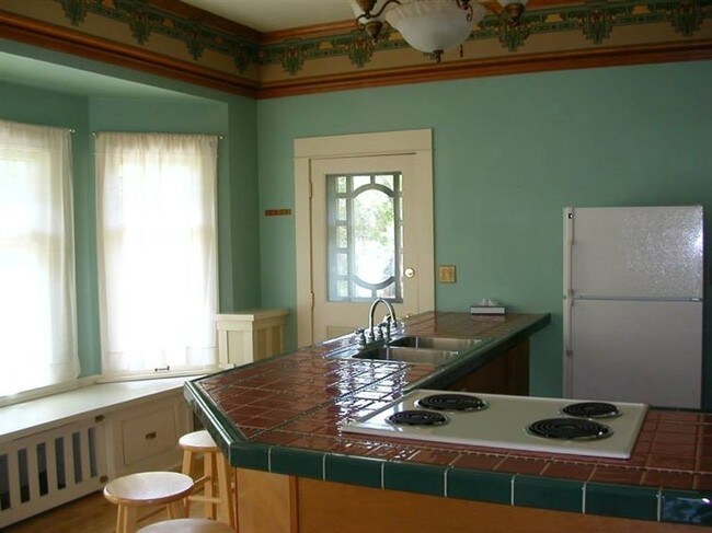 Foto del interior - 695 4th Ave N