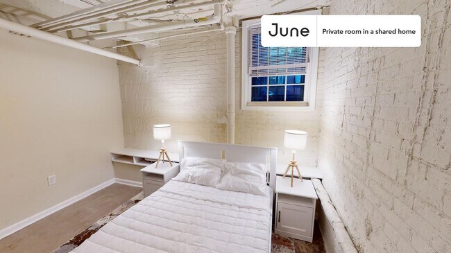 Building Photo - Room in Shared 5 bed/2 bath home in Dupont Circle