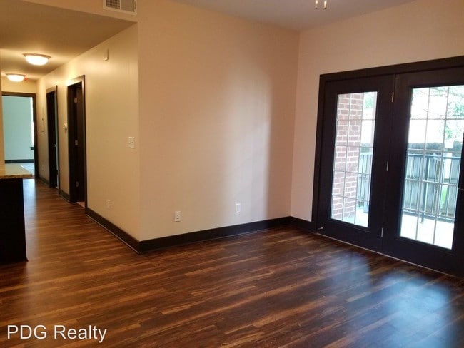 Building Photo - 4500-4510 Westport Woods Ln