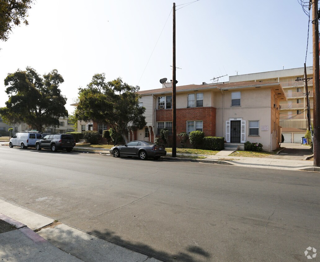Primary Photo - 3730-3740 W 9th St