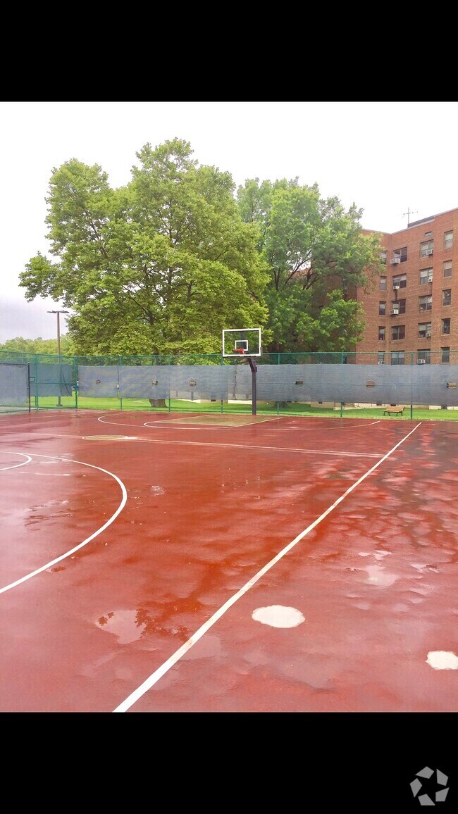 Apartments under 2,100 in Oakland Gardens NY 7 Rentals