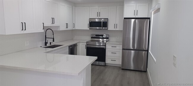 Foto del edificio - 630 N 58th Ave