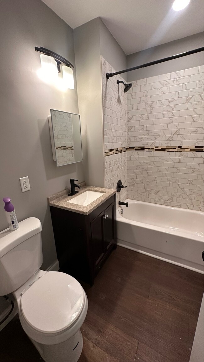 Building Photo - 936 Westminster St