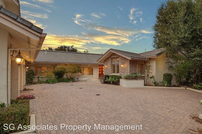 Foto del edificio - 4 br, 4 bath House - 5404 Indian Trail Ct