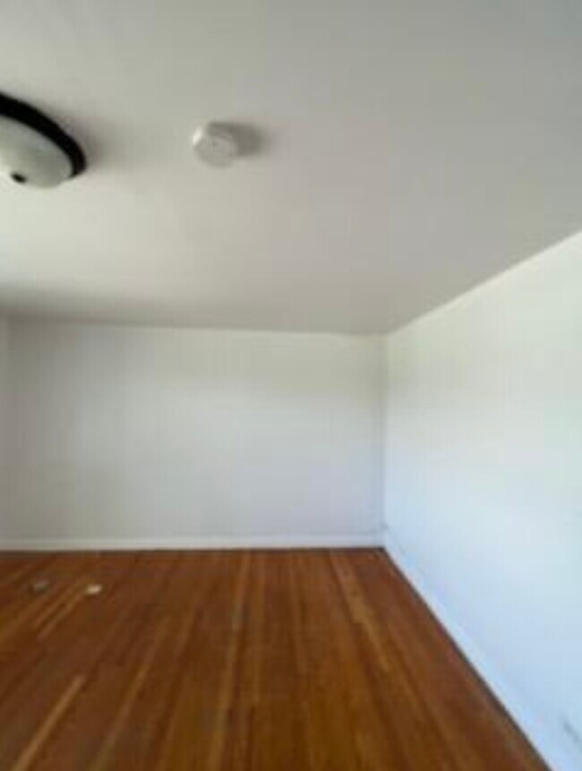 Living room - 14840 Ashland Ave