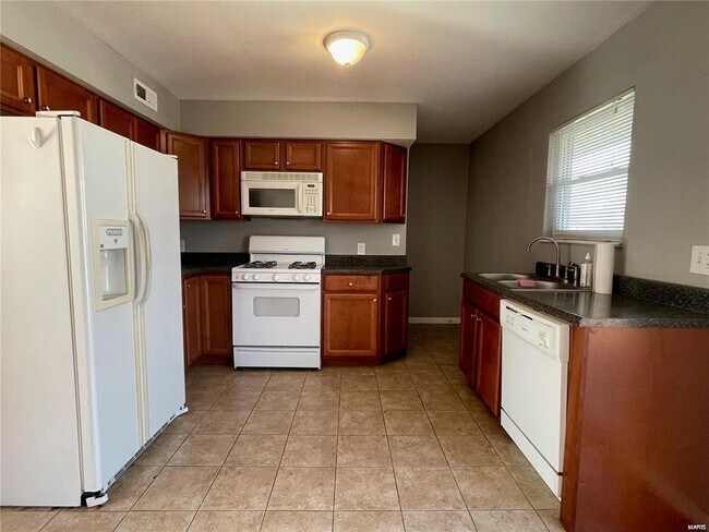 Foto del edificio - 7229 Fernbrook Dr