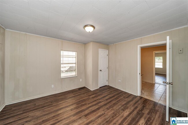 Foto del edificio - 8256 Bradford Rd
