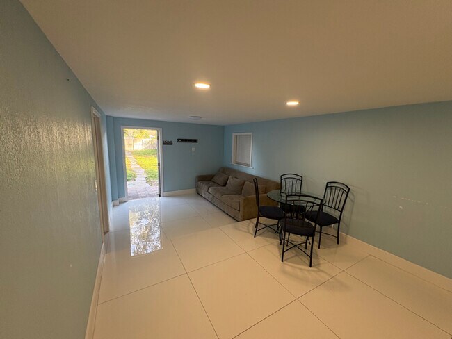 Foto del edificio - 2025 56th Ave