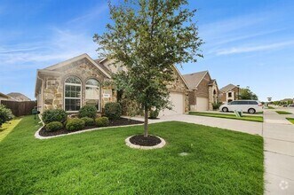 Building Photo - 2104 Lake Pine Dr