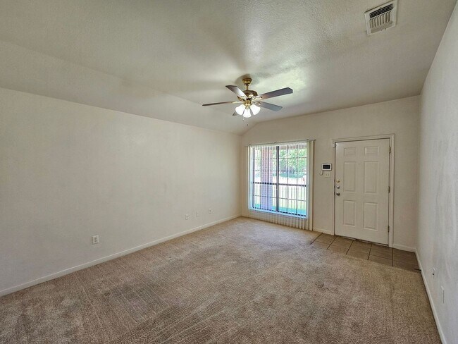 Building Photo - 1410 Nicholas Cir