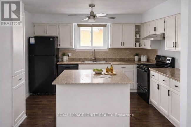 Building Photo - 22 Billingsgate Crescent