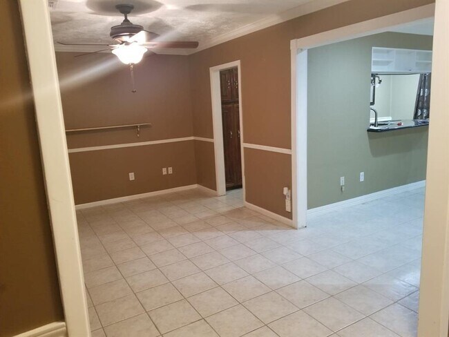 Building Photo - 3410 Camellia Ave