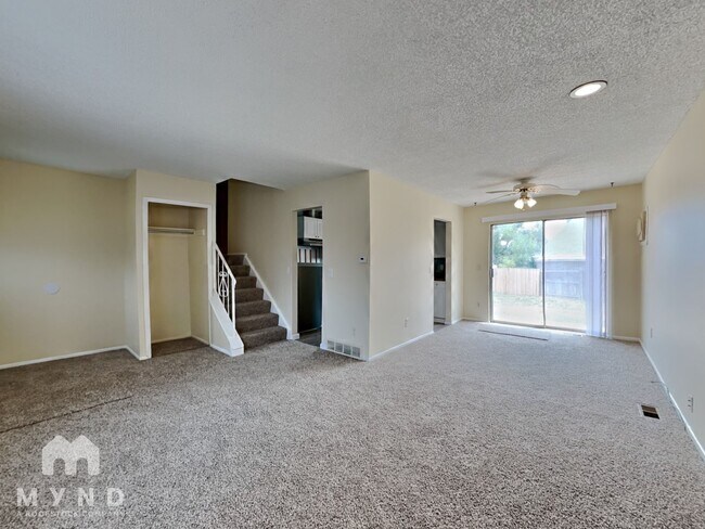 Foto del edificio - 9894 W Polk Pl