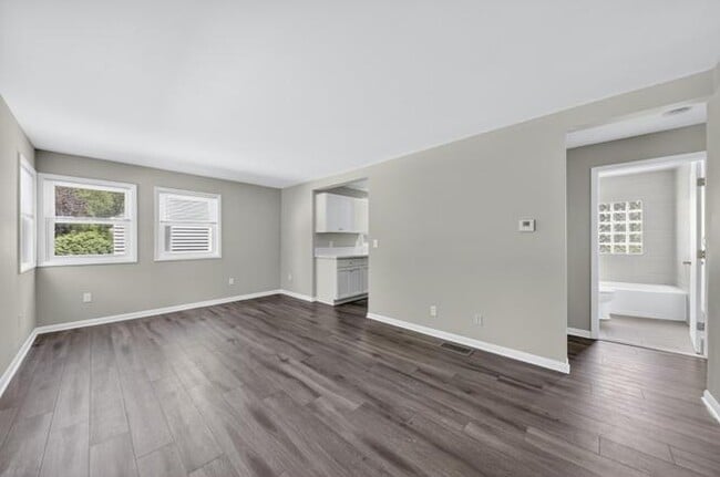 Building Photo - 2931 Shady Ln