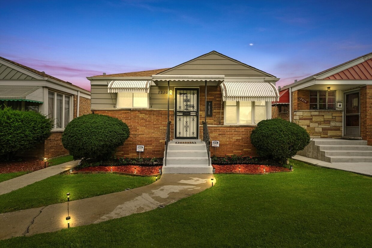 Foto principal - 7820 S Sawyer Ave