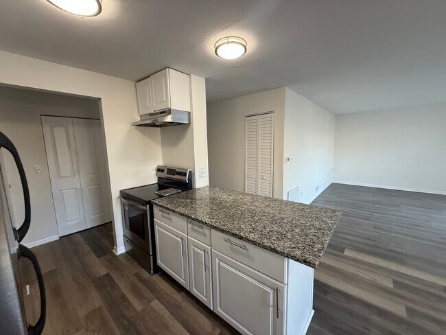 Foto del edificio - 2310 N Harlem Ave