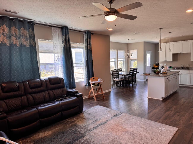 Building Photo - 7861 Habbin Dr