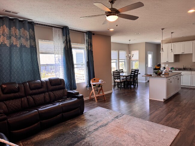 Foto del edificio - 7861 Habbin Dr